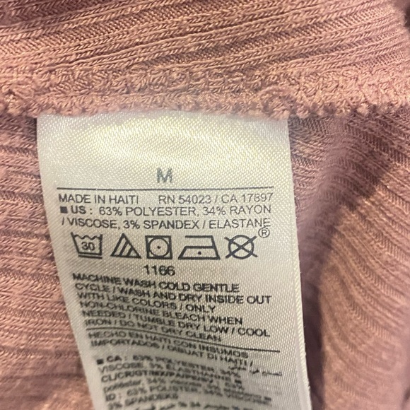 Old Navy Luxe Tank, Size M - Picture 5 of 5